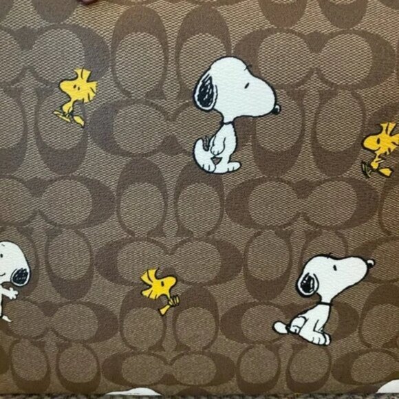 Coach X Peanuts City Tote In Signature Canvas With Snoopy Woodstock Print - Picture 7 of 8